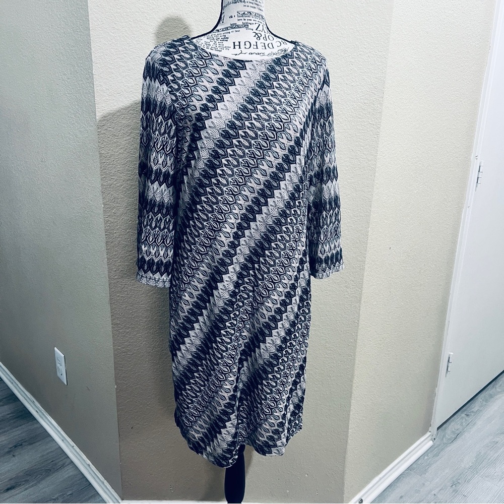 Sandra Darren Black and Gray Patterned‎ Dress